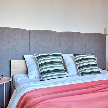 яскраві сучасні для молодих та активних Apartment *