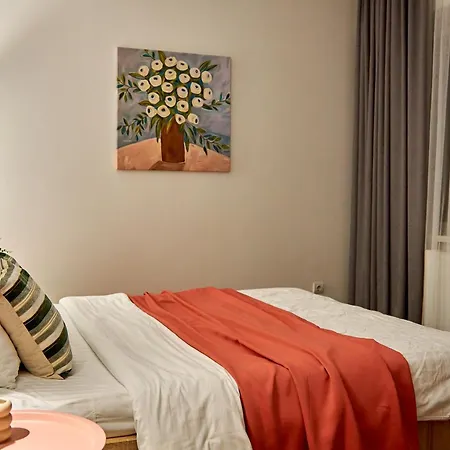 Apartment яскраві сучасні для молодих та активних *